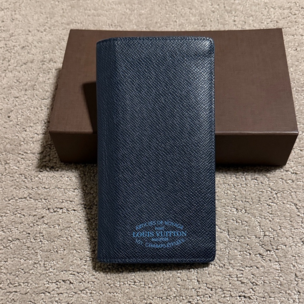 Louis Vuitton Navy Brazza wallet